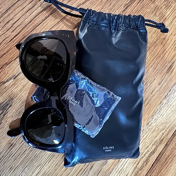 Celine Bold 3 Dots 47 mm Butterfly Sunglasses - tortoise w/ Sunglass case